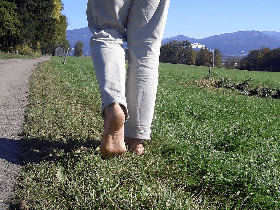 Marcher pieds nus est bon pour votre puissance